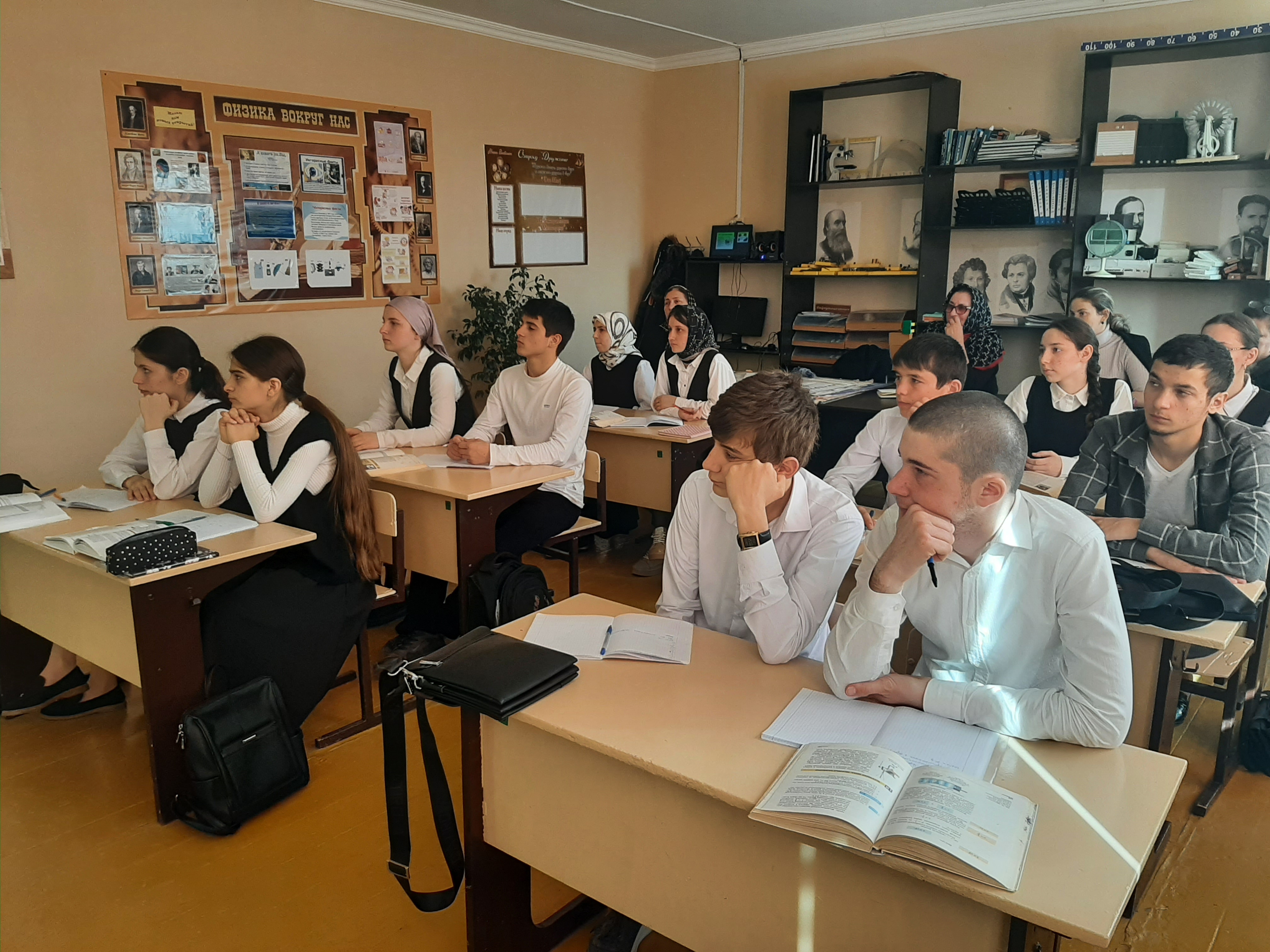 Открытый урок по физике  в 9 классе на тему &amp;quot;Звук.Звуковые волны&amp;quot;.