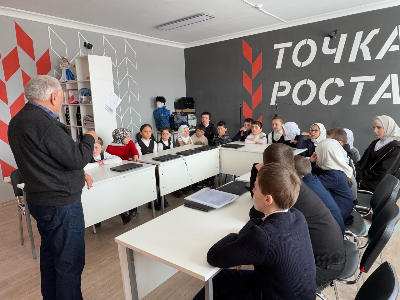 Открытое занятие приуроченного ко Дню гражданской обороны Российской Федерации, с проведением тренировок по защите детей и персонала от чрезвычайных ситуаций..